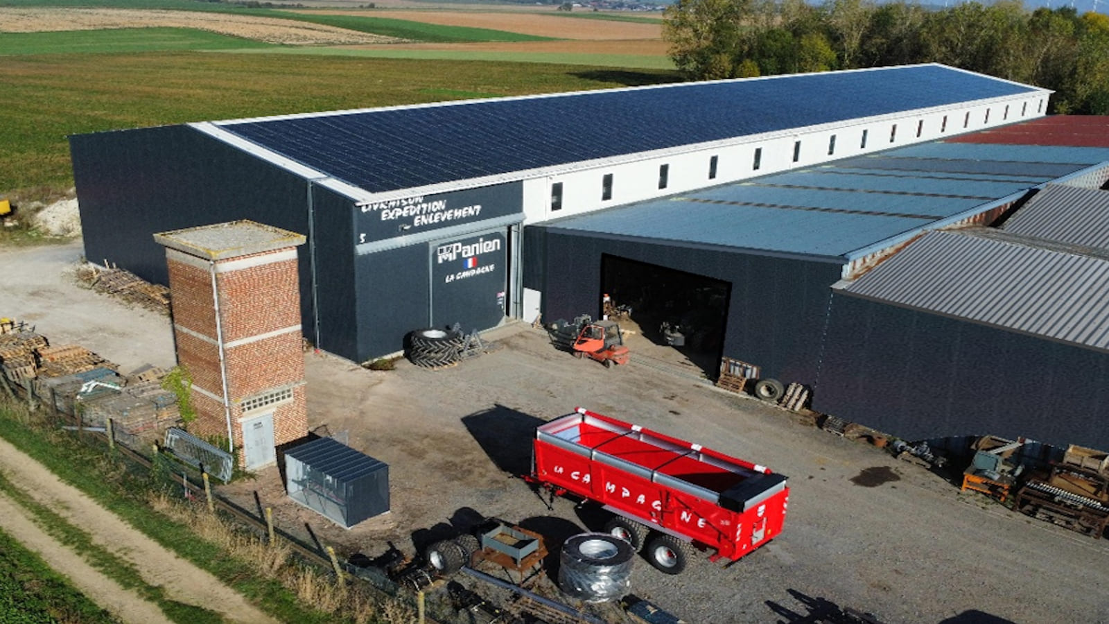 Centrale photovoltaïque sur toiture industrielle